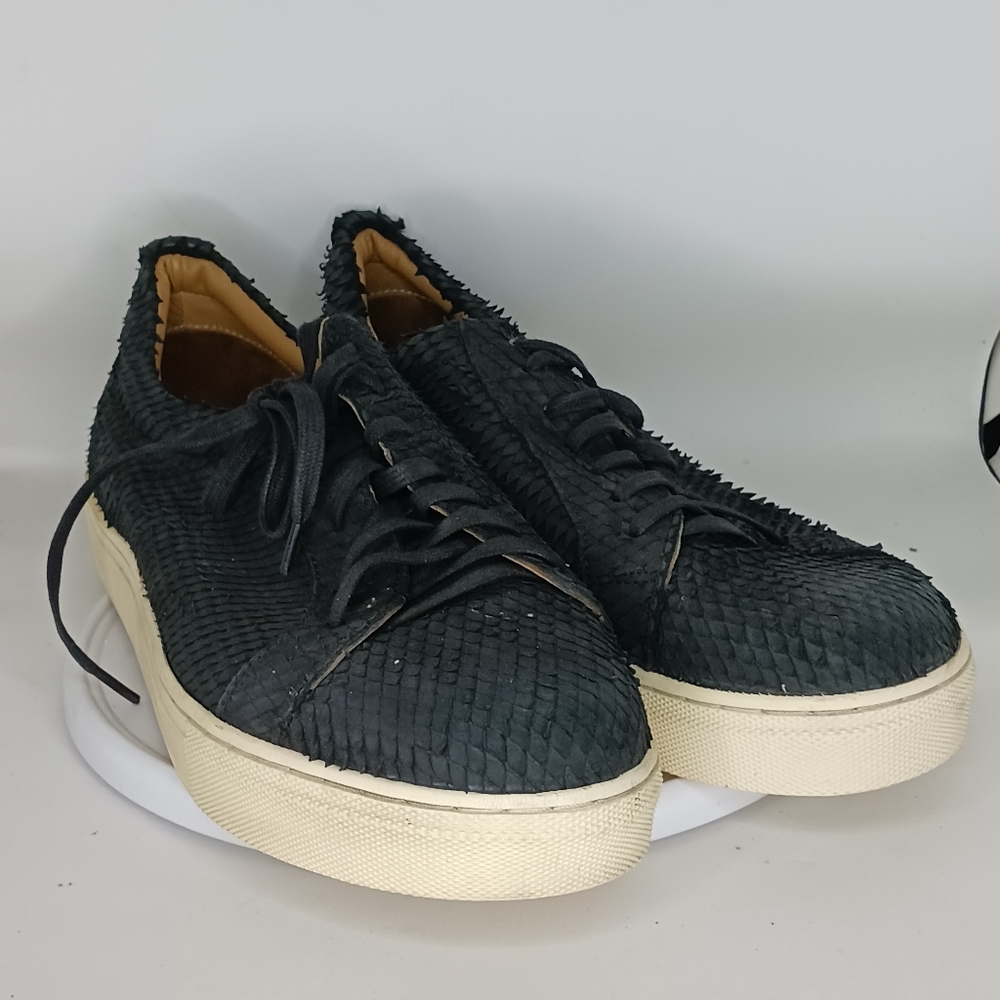 J. SHOES